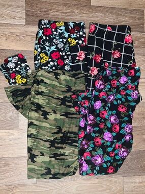 4 pairs of women’s 1X Stretchy leggings